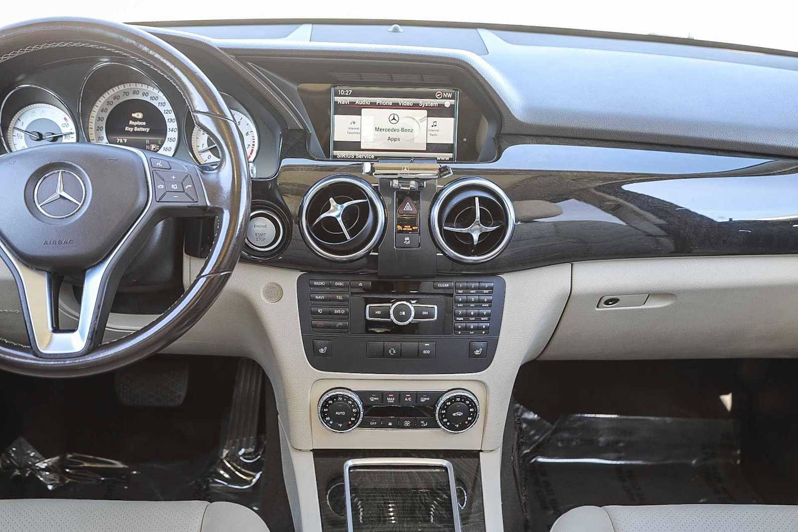 Thumbnail: 2015 Mercedes-Benz GLK - 12