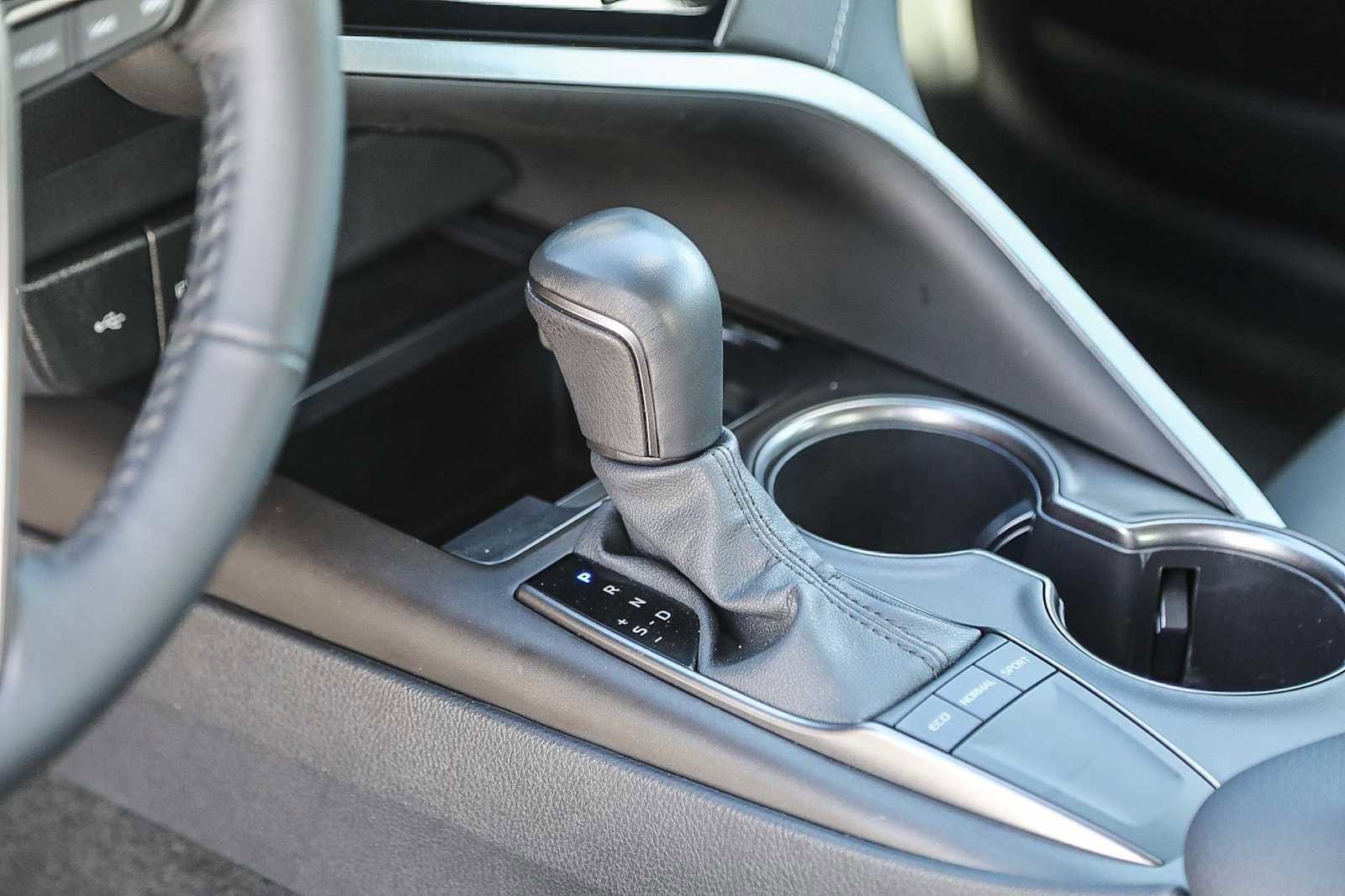 Thumbnail: 2023 Toyota Camry - 21