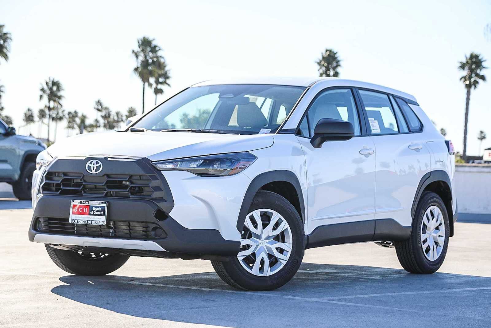 2026 Toyota Corolla Cross LE's photo