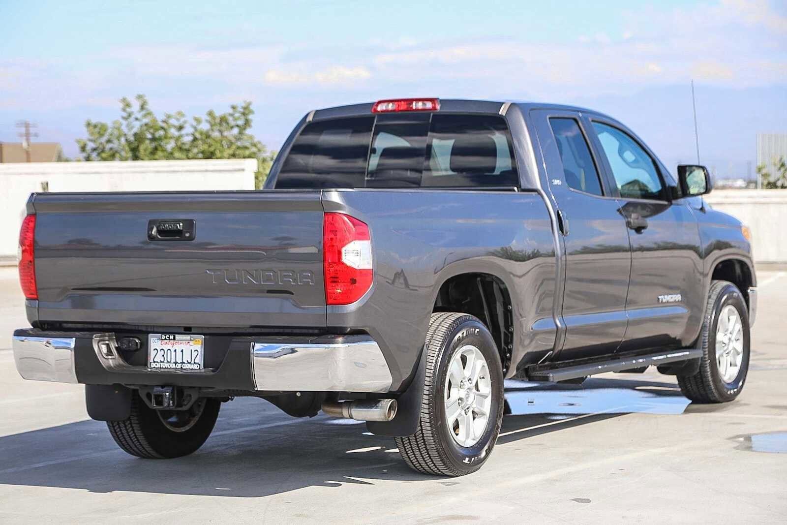 2017 Toyota Tundra SR5 photo 4