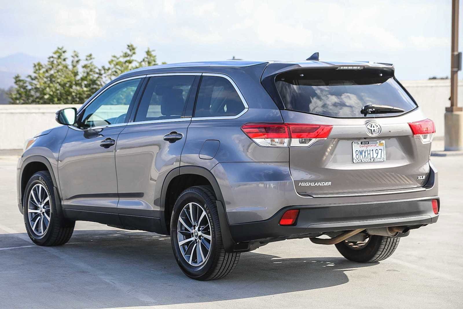 Thumbnail: 2019 Toyota Highlander - 7