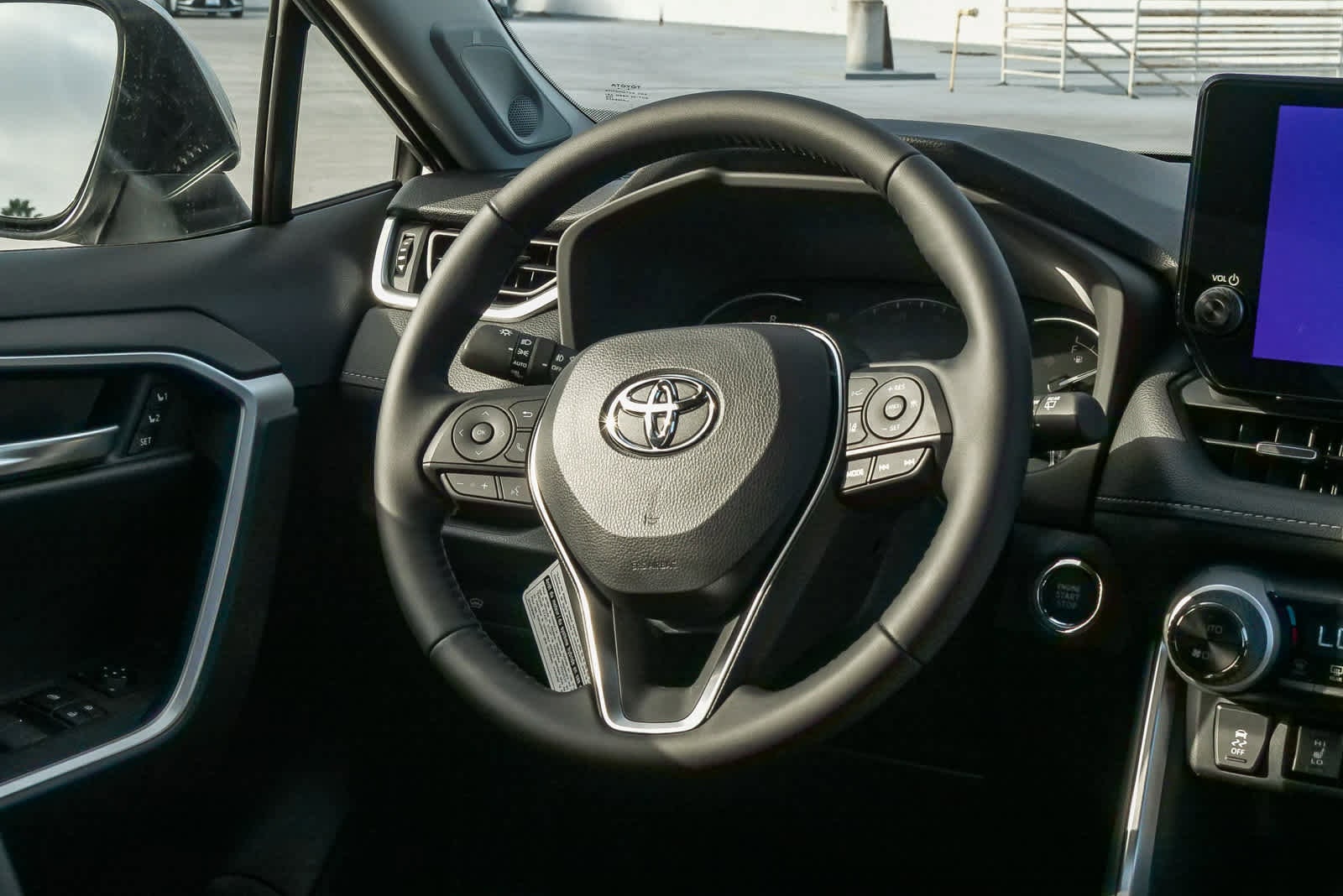 Thumbnail: 2025 Toyota RAV4 - 17