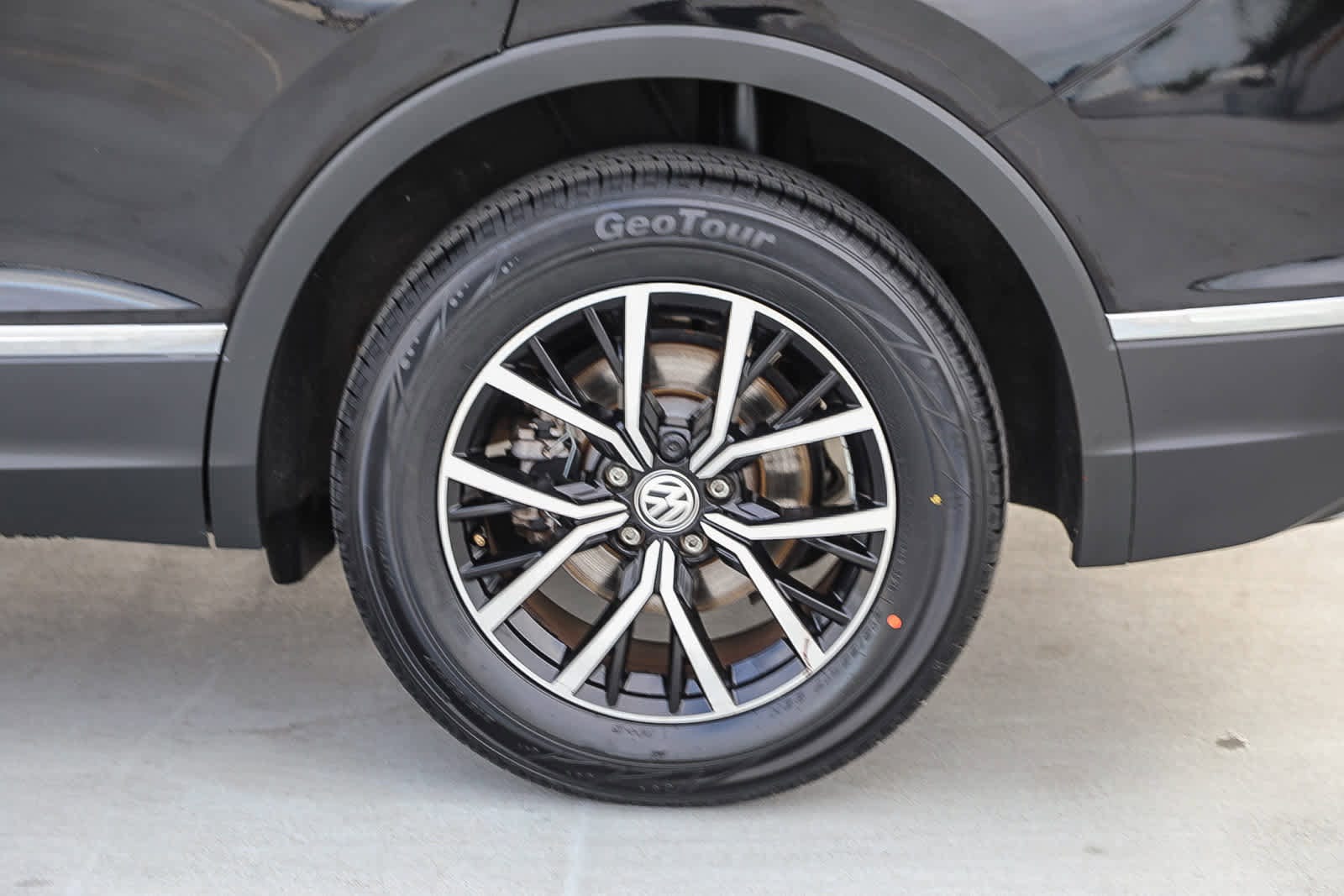 Thumbnail: 2021 Volkswagen Tiguan - 11