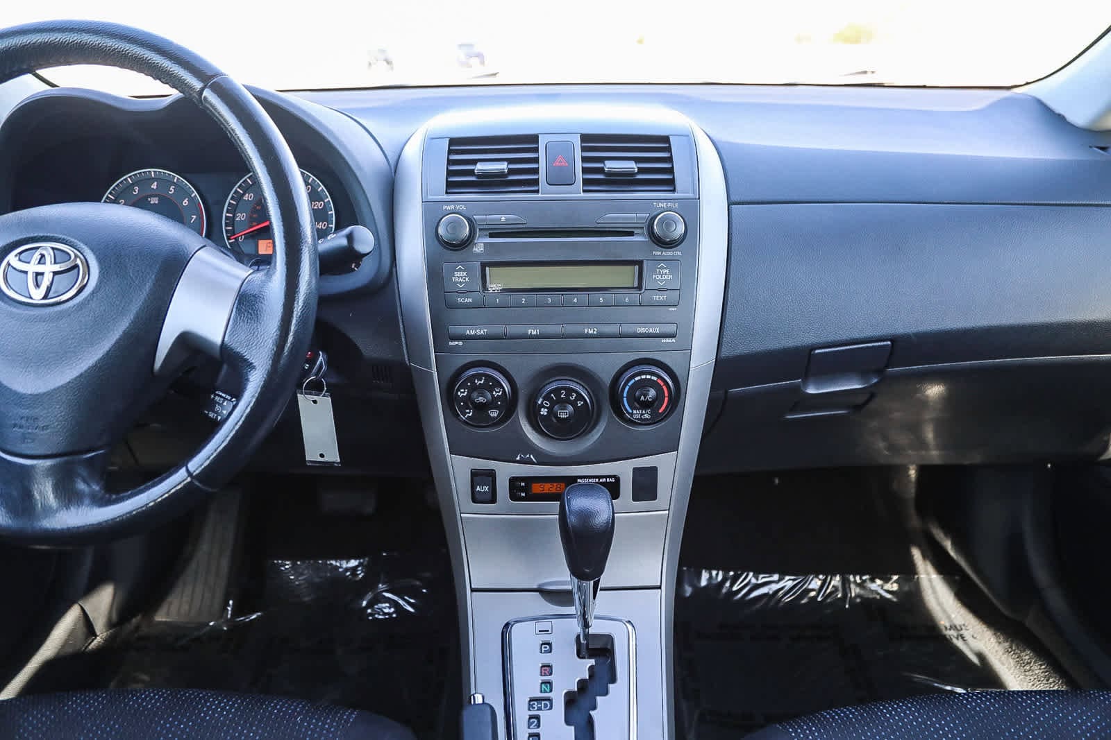 Thumbnail: 2010 Toyota Corolla - 13