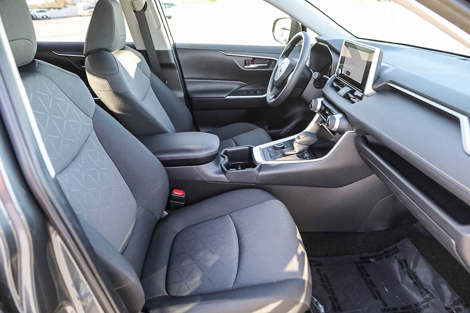 Thumbnail: 2025 Toyota RAV4 - 16