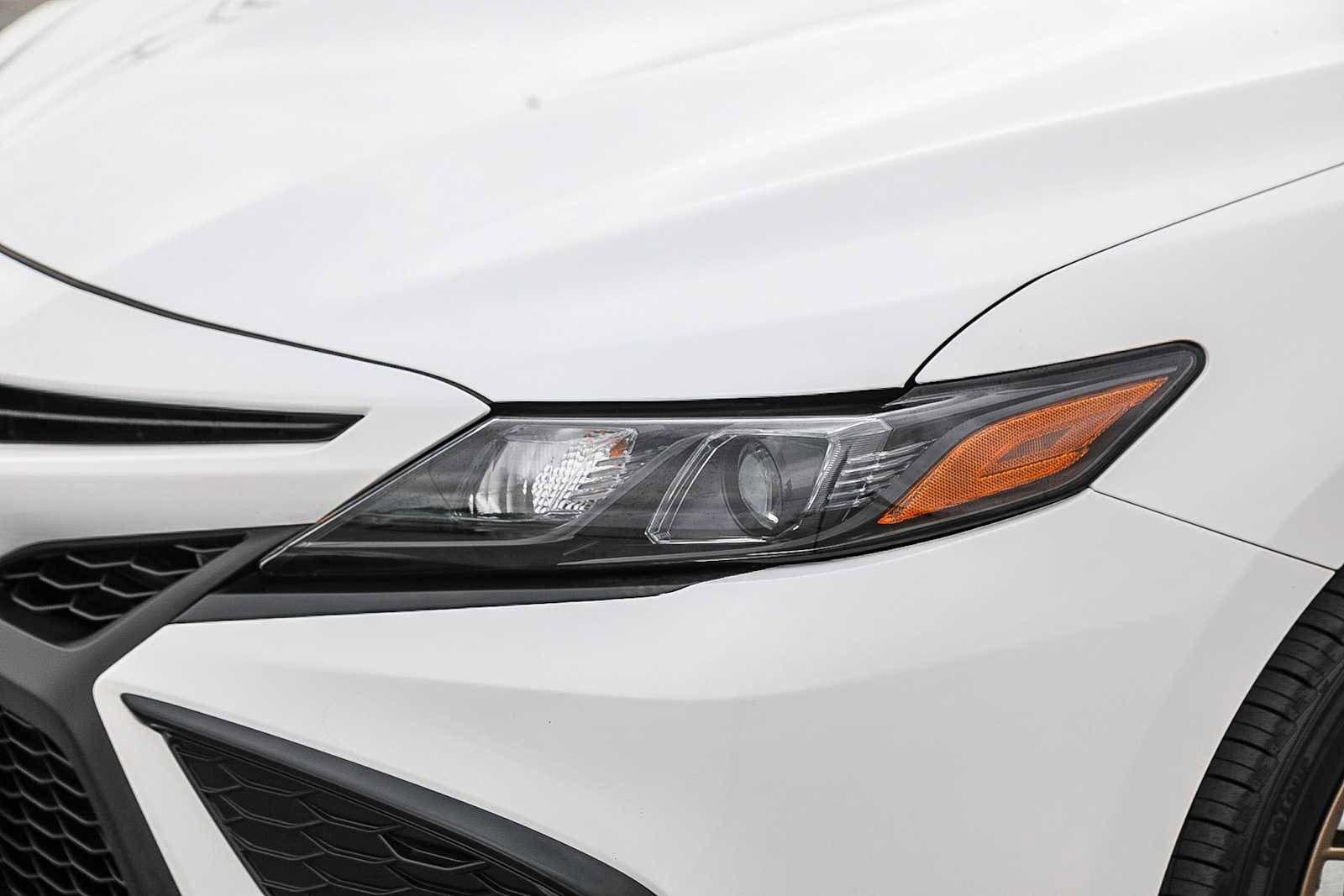 Thumbnail: 2023 Toyota Camry - 9