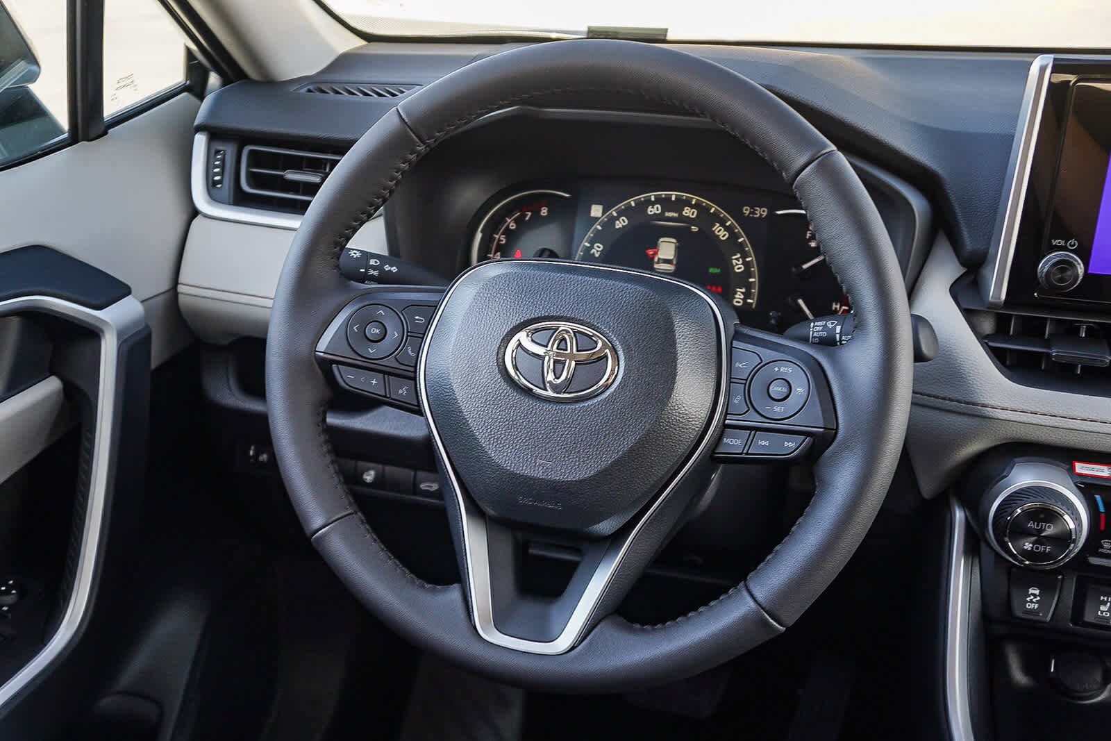 Thumbnail: 2025 Toyota RAV4 - 19