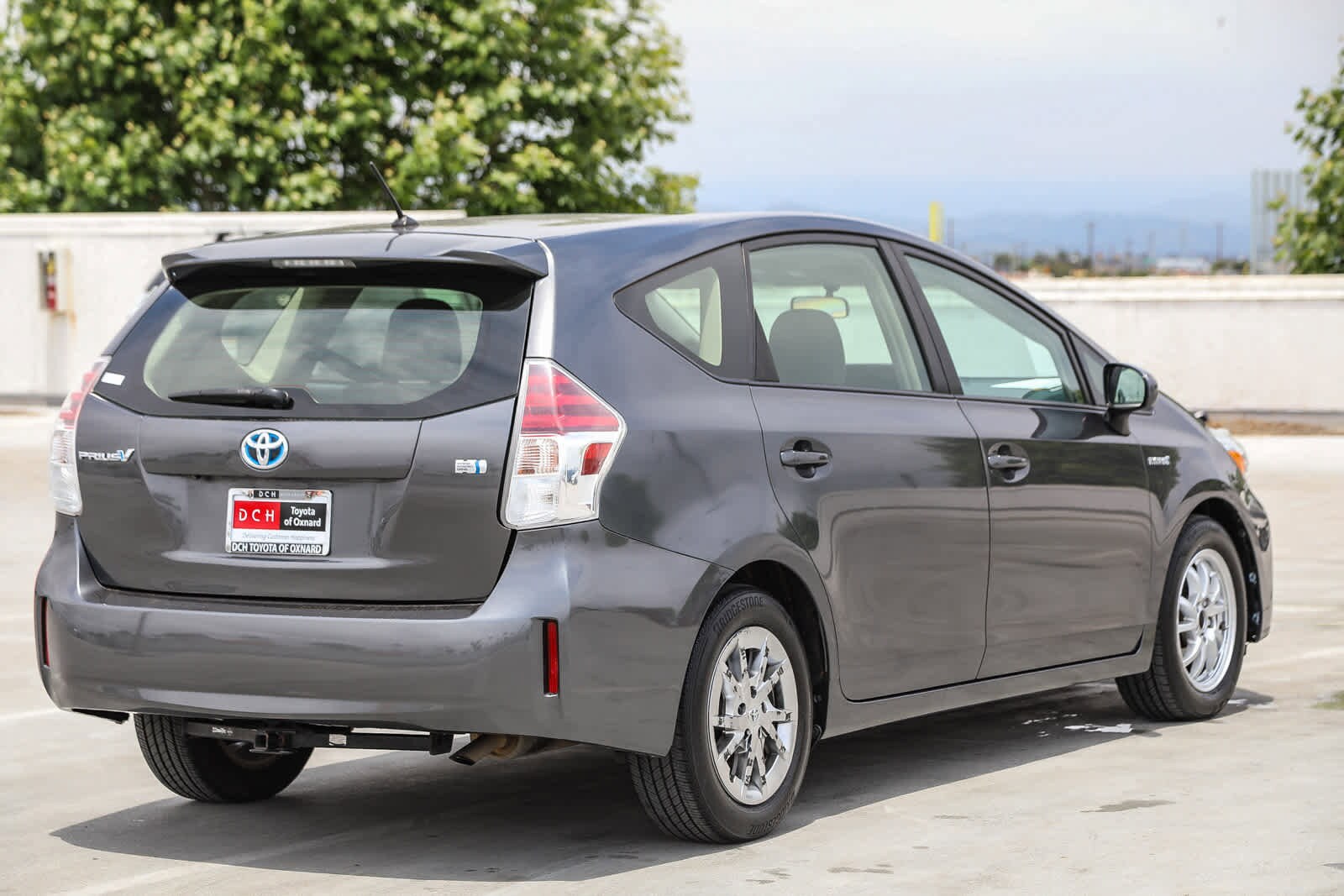 Thumbnail: 2015 Toyota Prius v - 4