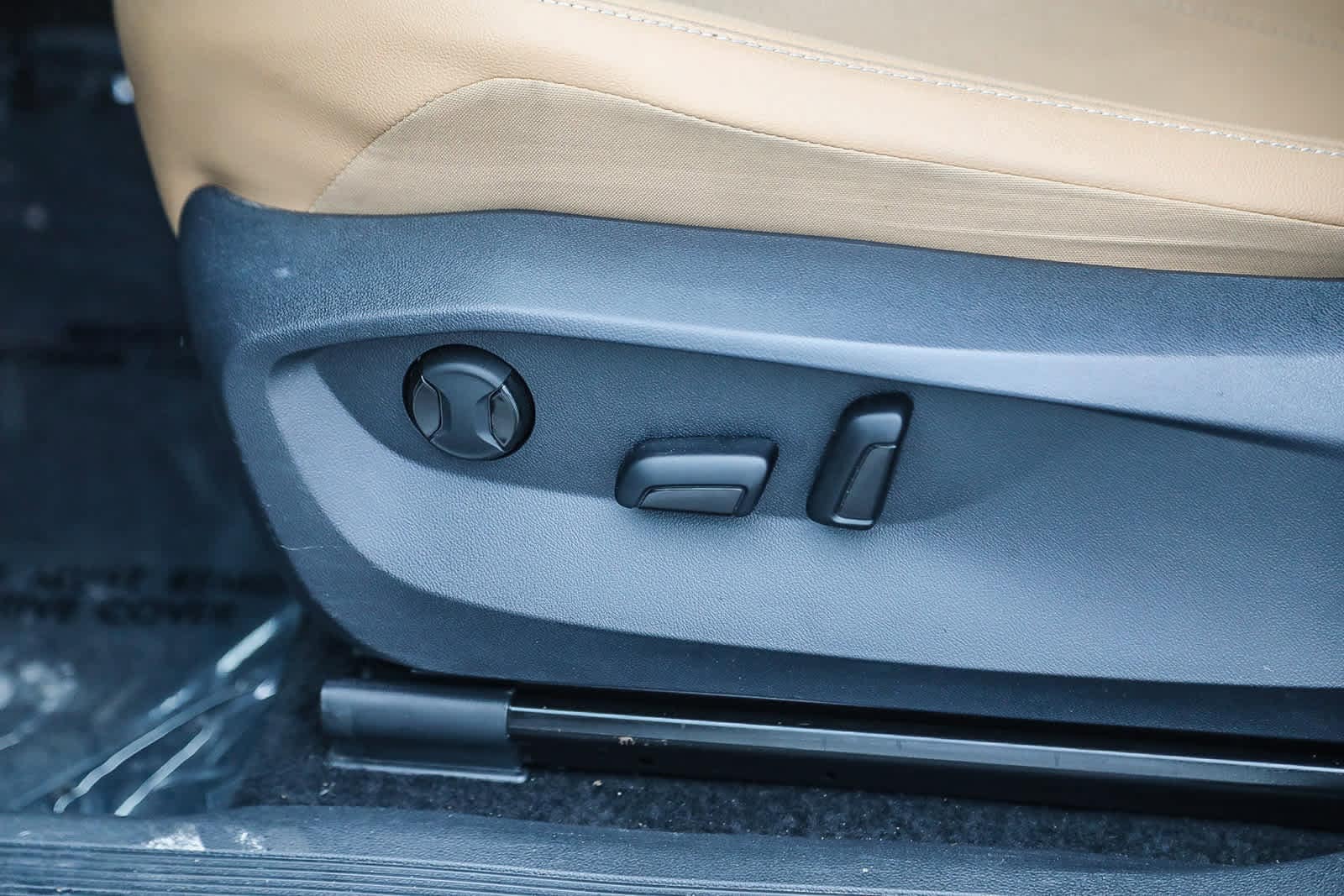 Thumbnail: 2022 Volkswagen Tiguan - 18