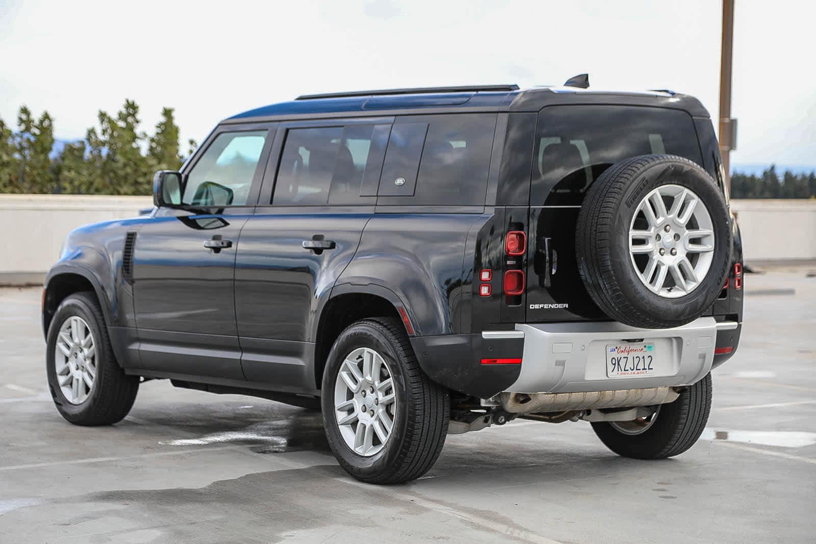 Thumbnail: 2024 Land Rover Defender - 7