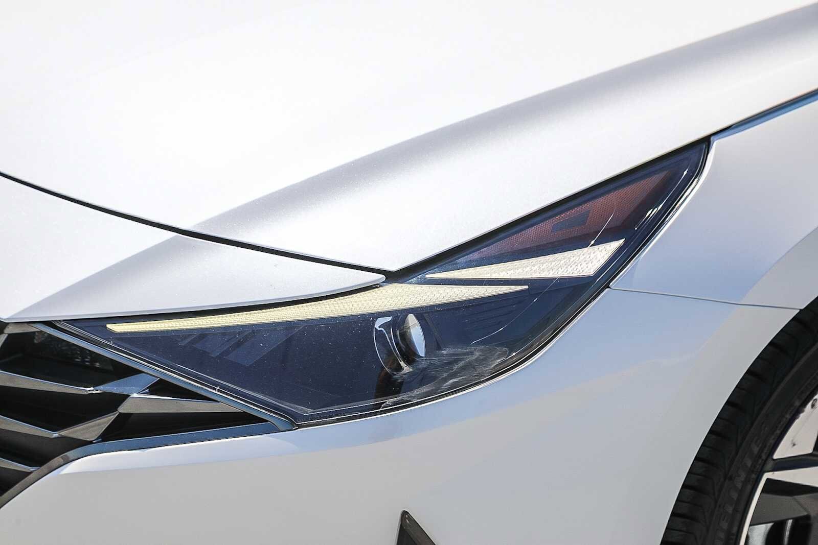 Thumbnail: 2022 Hyundai Elantra - 7