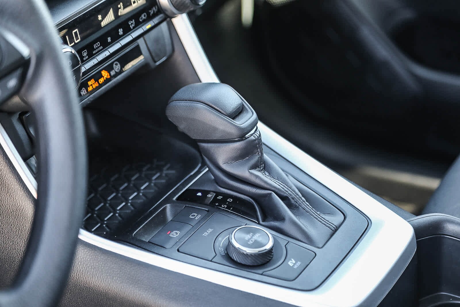 Thumbnail: 2025 Toyota RAV4 - 21