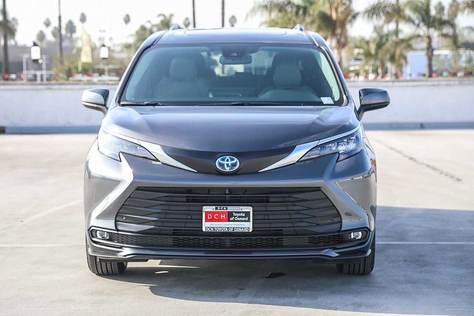 Thumbnail: 2025 Toyota Sienna - 2