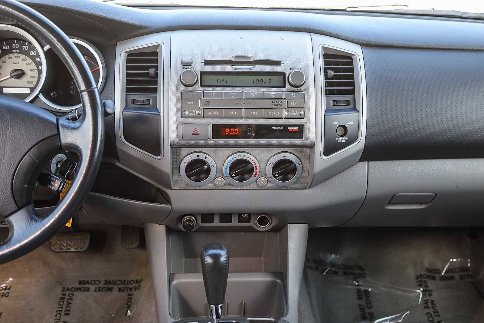 Thumbnail: 2010 Toyota Tacoma - 12
