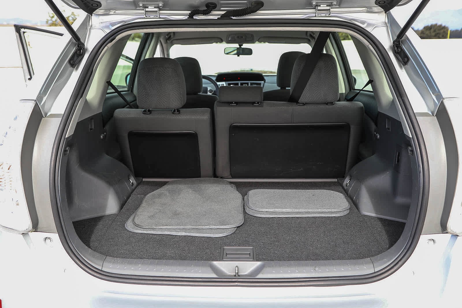 Thumbnail: 2013 Toyota Prius v - 25