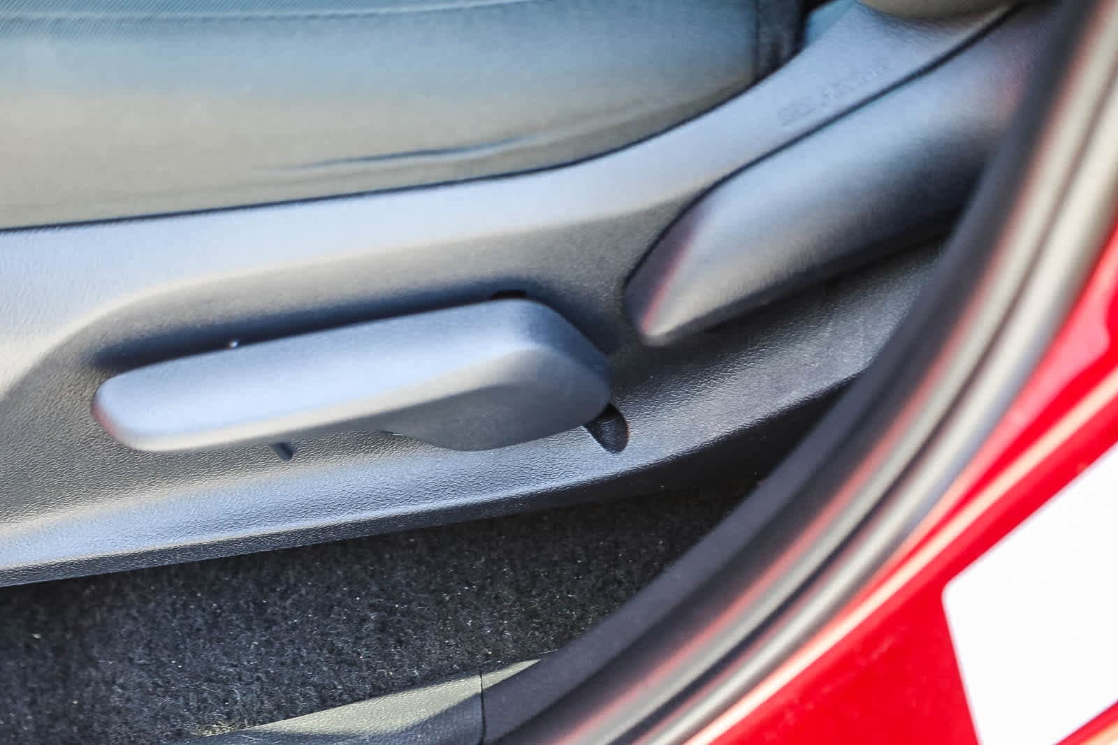 Thumbnail: 2025 Toyota RAV4 - 20