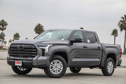 Toyota Tundra SR5 CREWMAX 5.5 de 2025