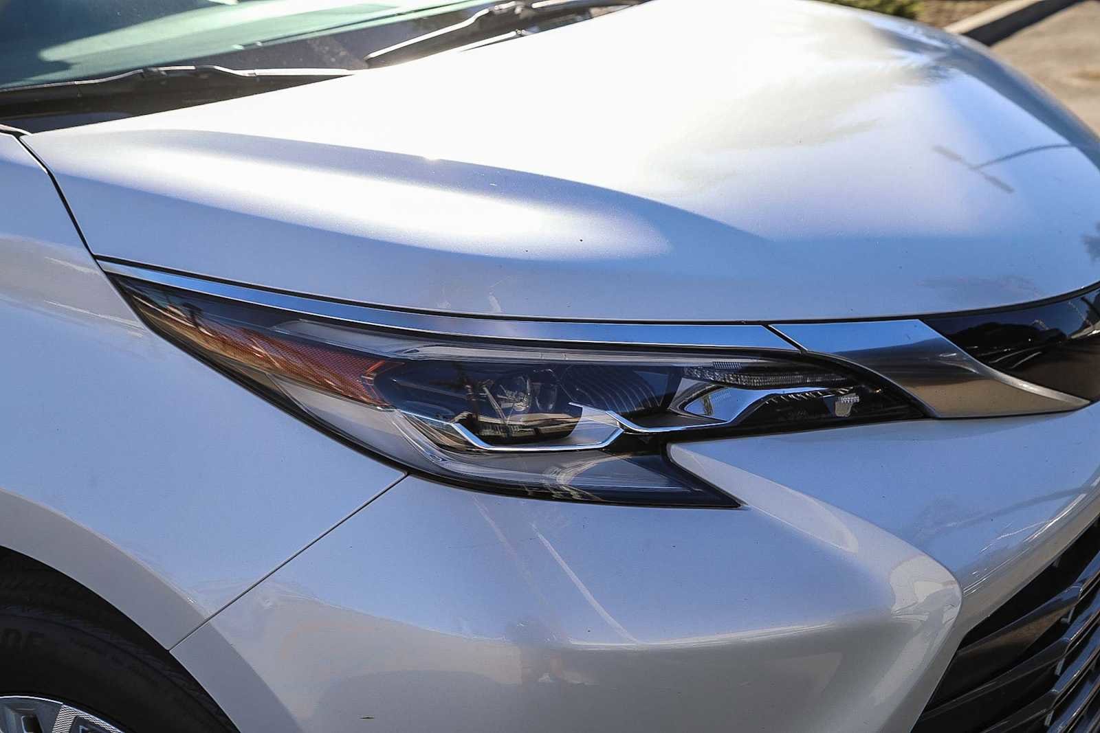 Thumbnail: 2022 Toyota Sienna - 14