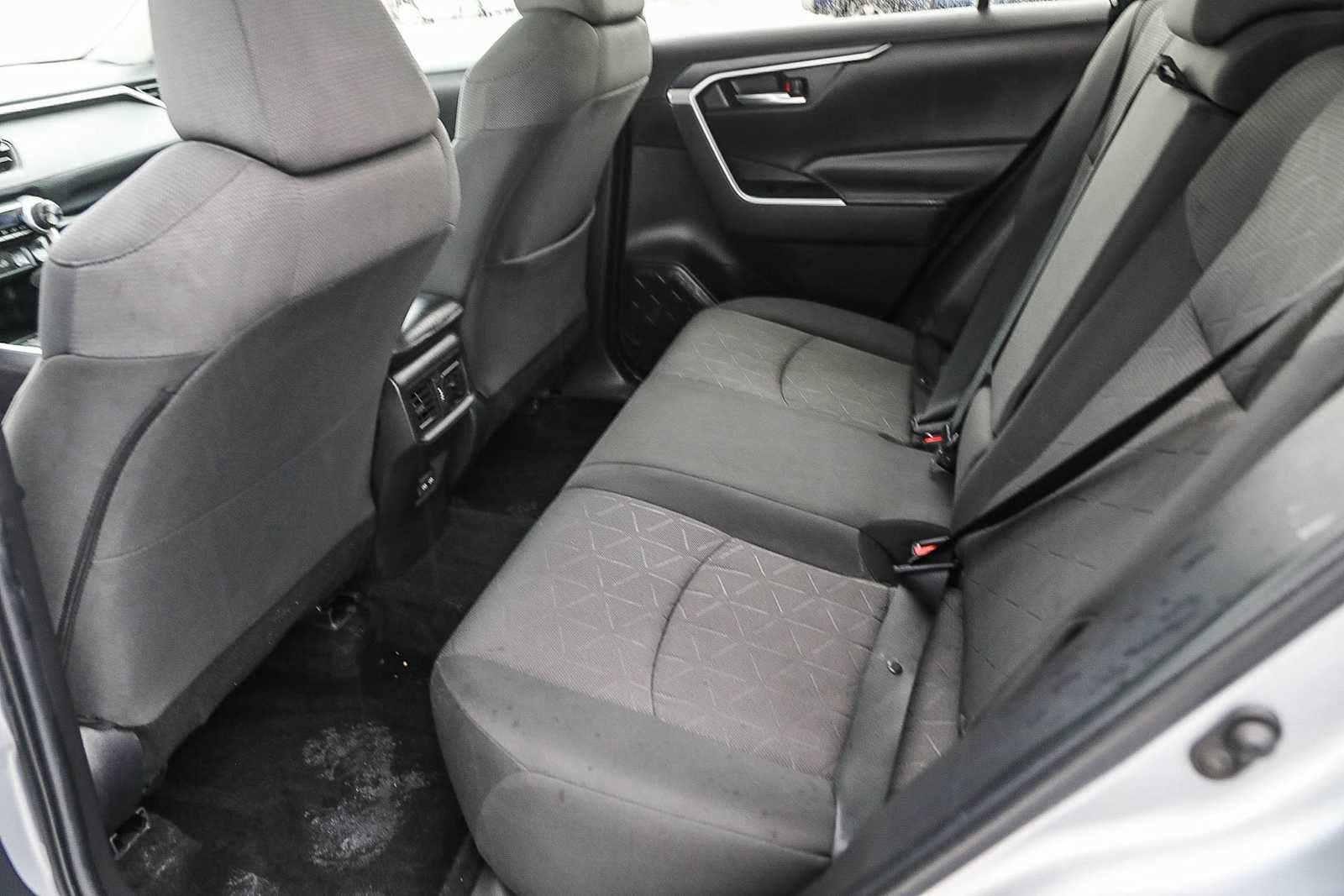 Thumbnail: 2022 Toyota RAV4 - 19