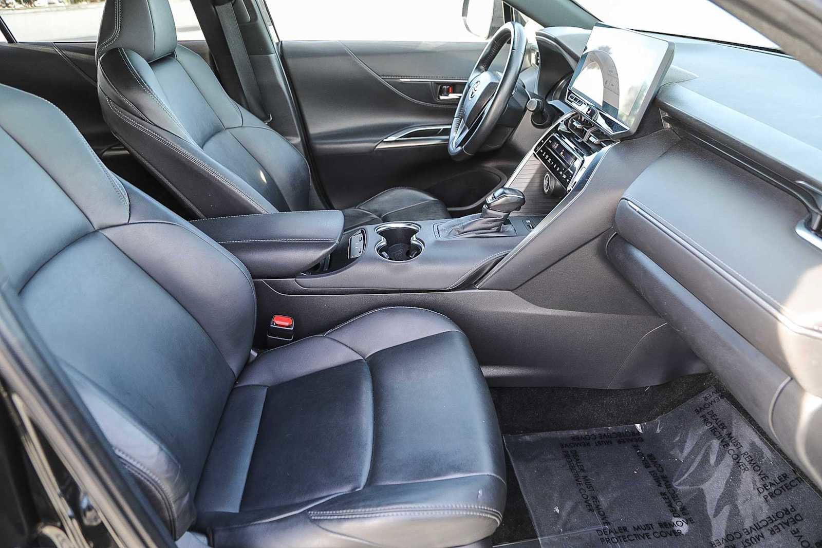 Thumbnail: 2023 Toyota Venza - 16