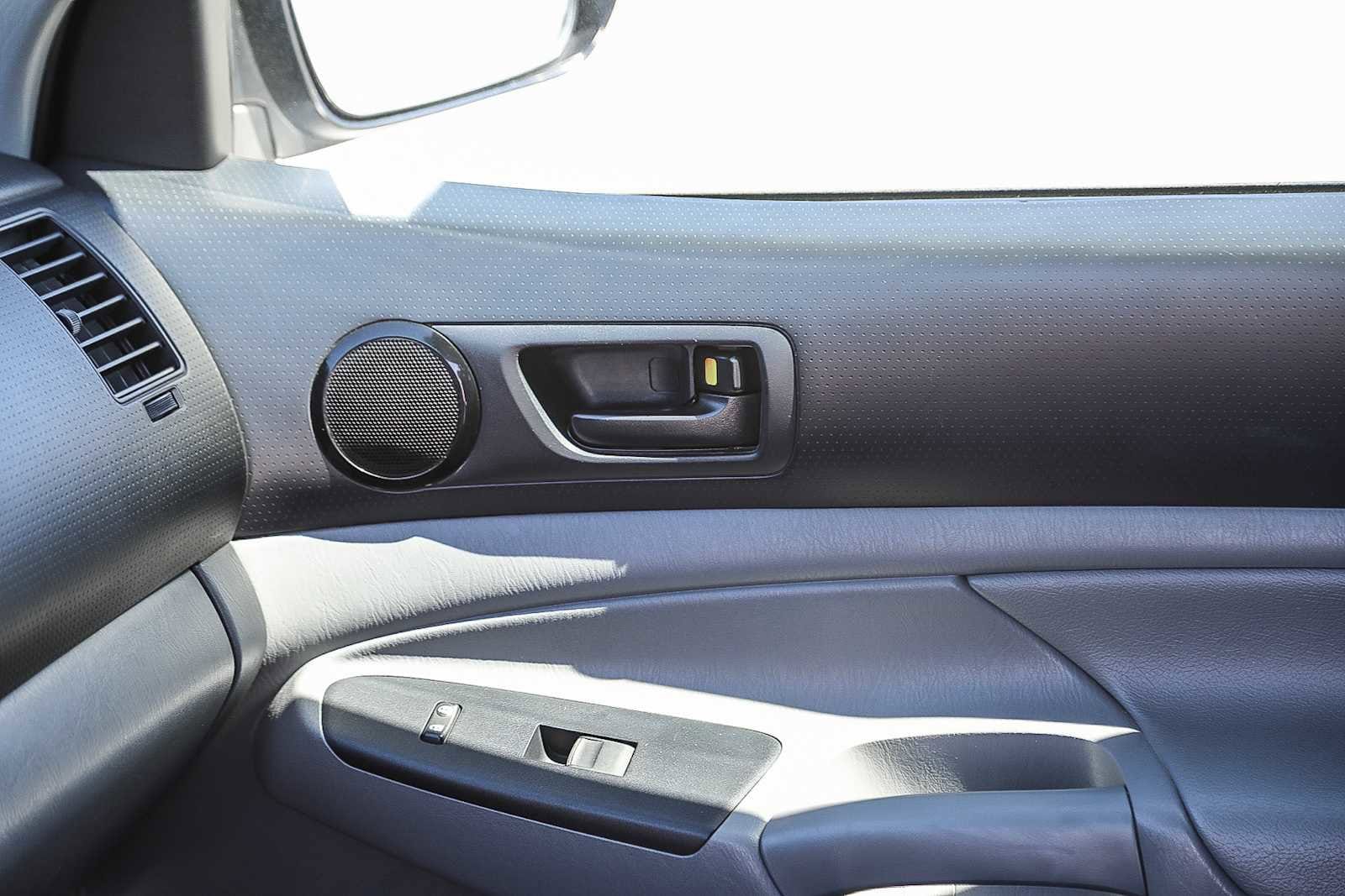 Thumbnail: 2013 Toyota Tacoma - 19