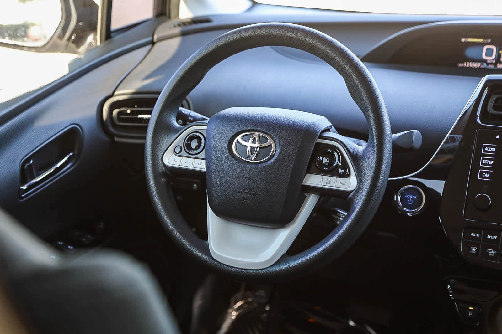 Thumbnail: 2017 Toyota Prius - 14