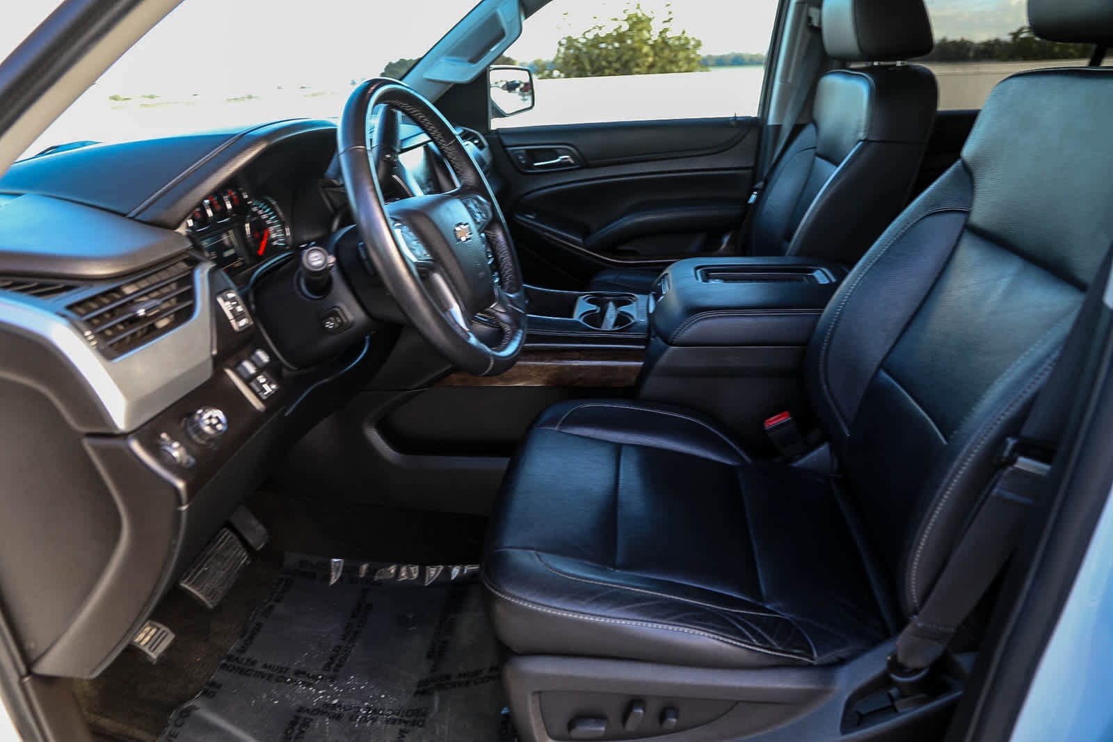 Thumbnail: 2015 Chevrolet Suburban - 16