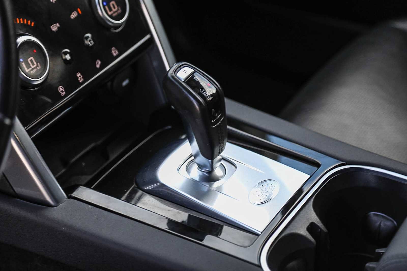 Thumbnail: 2020 Land Rover Discovery Sport - 19