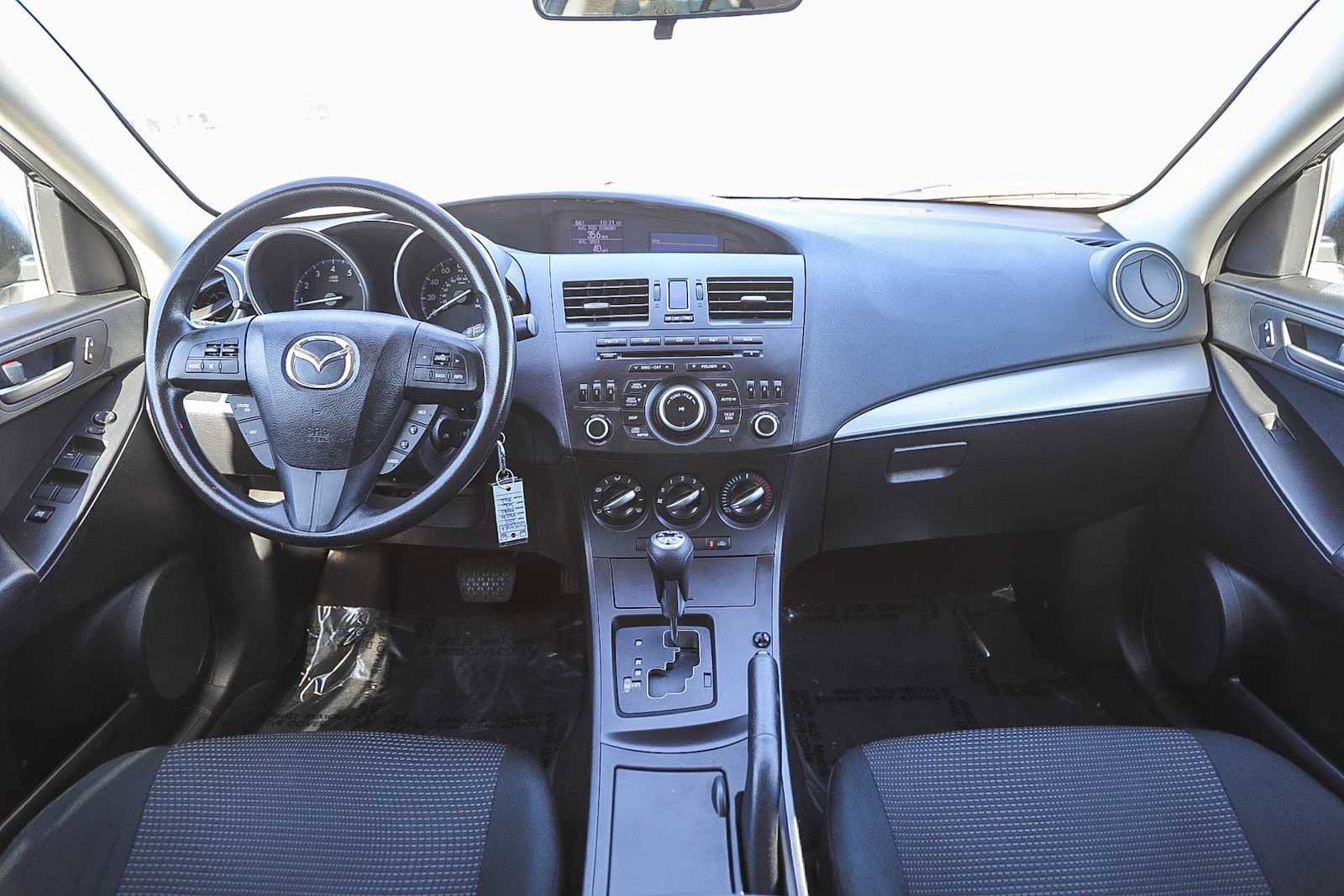 Thumbnail: 2013 Mazda Mazda3 - 10