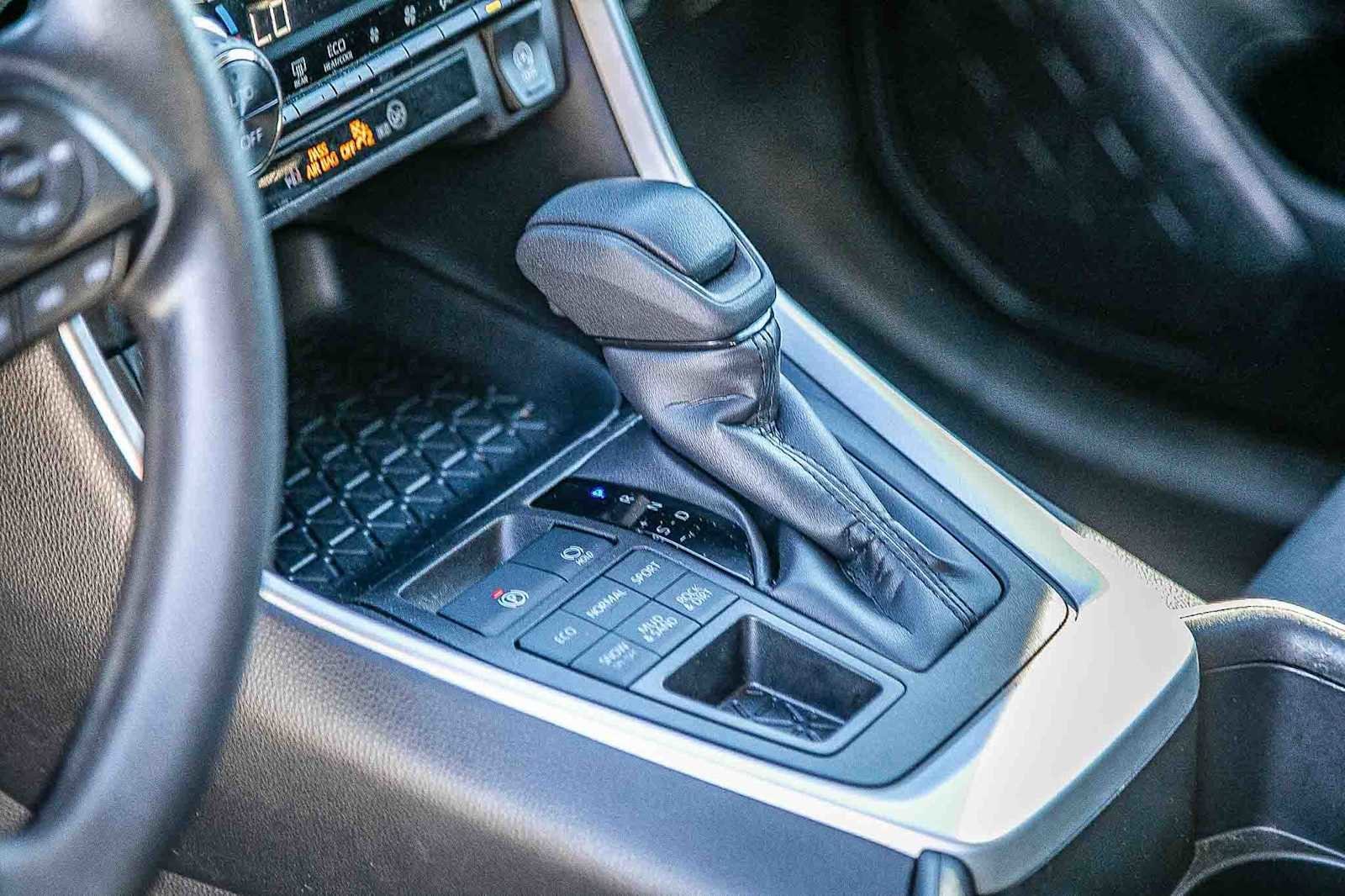 Thumbnail: 2025 Toyota RAV4 - 21