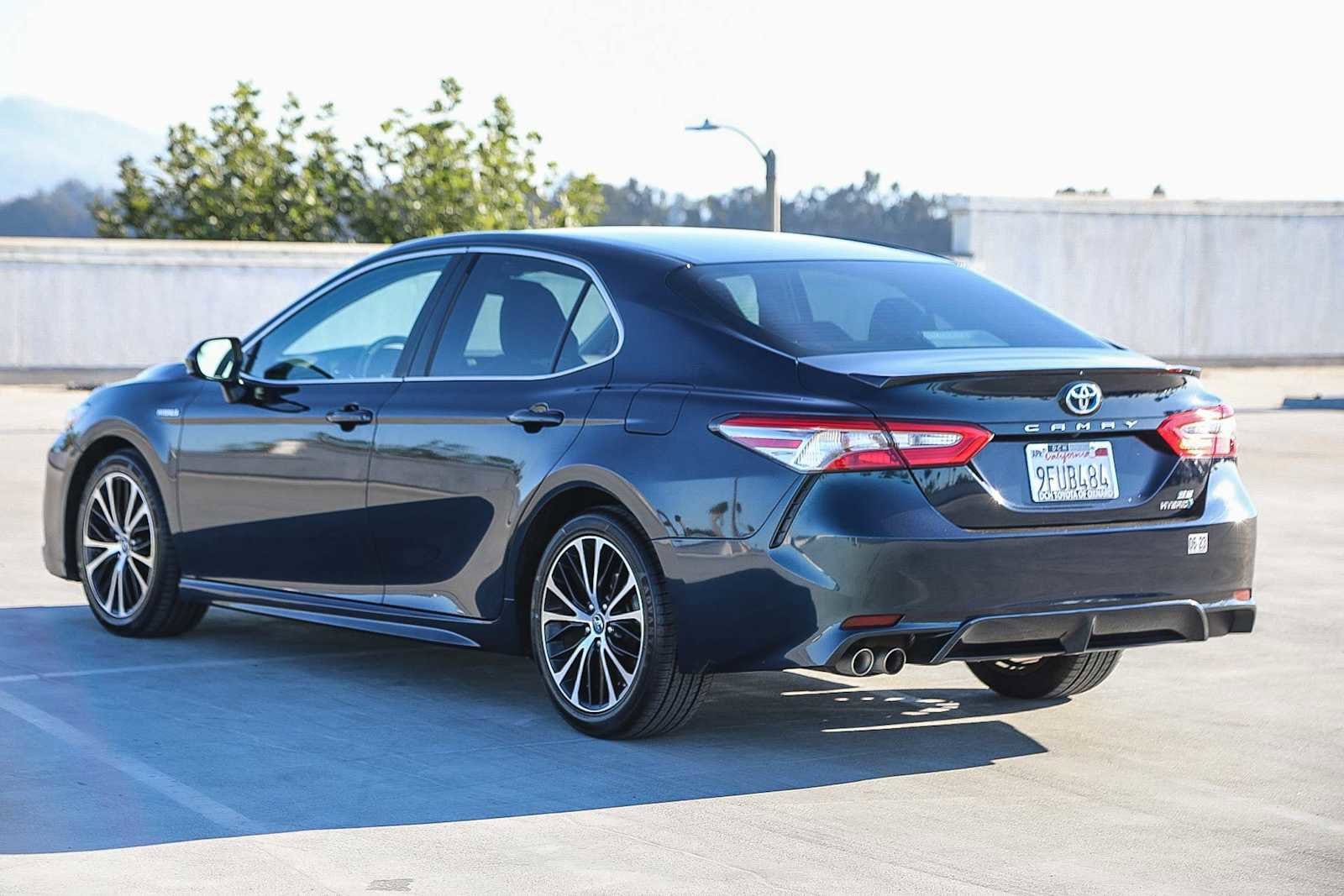 Thumbnail: 2019 Toyota Camry - 6