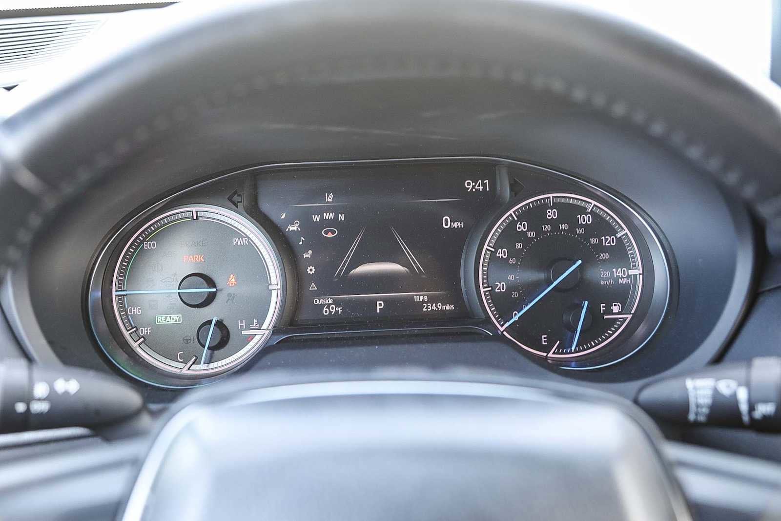 Thumbnail: 2023 Toyota Venza - 22