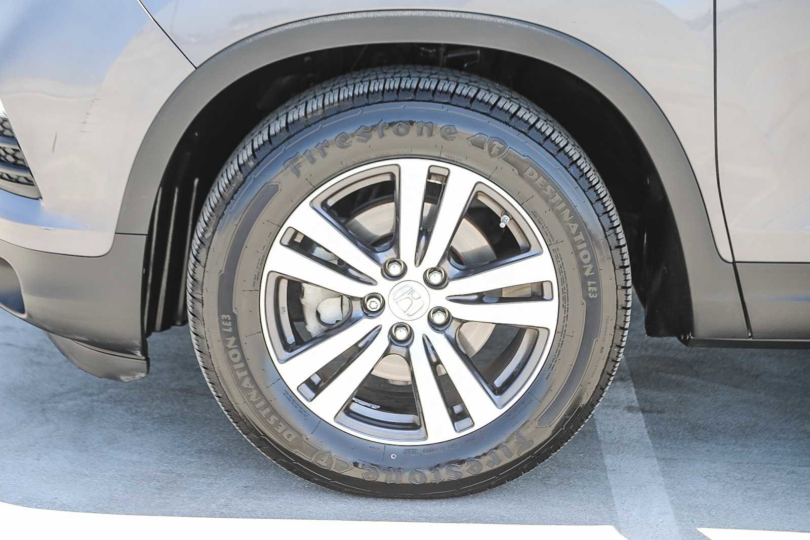 Thumbnail: 2016 Honda Pilot - 9