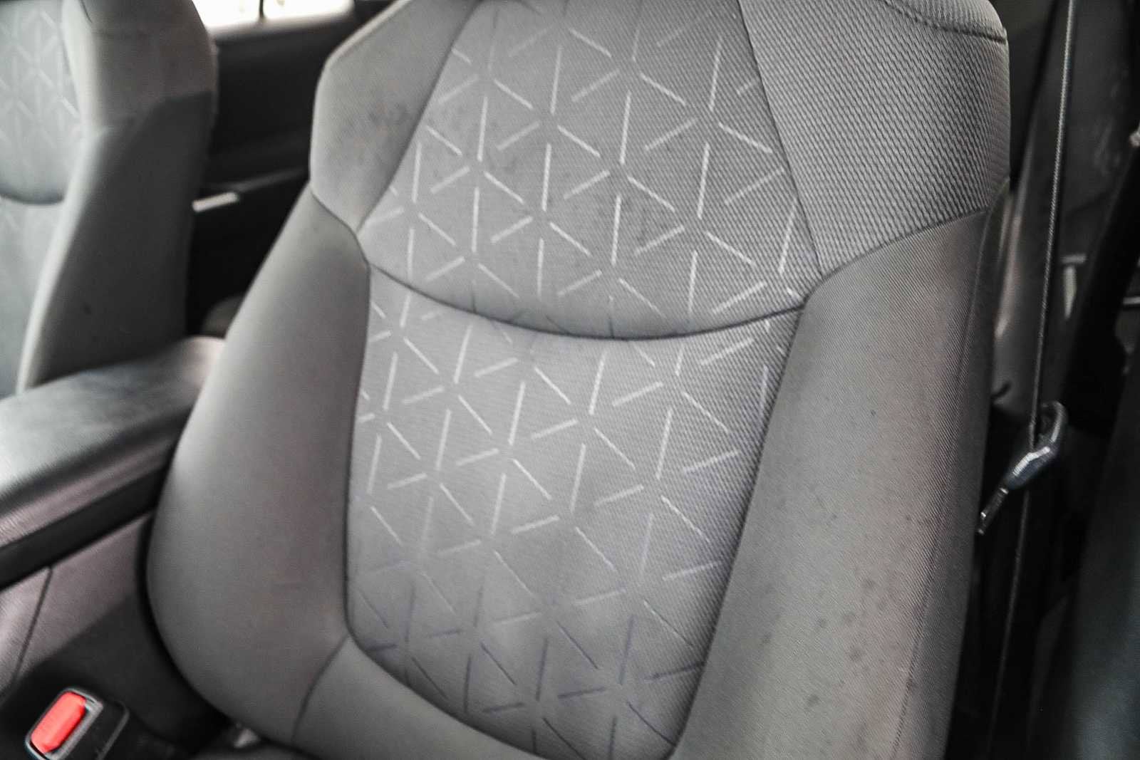 Thumbnail: 2022 Toyota RAV4 - 25