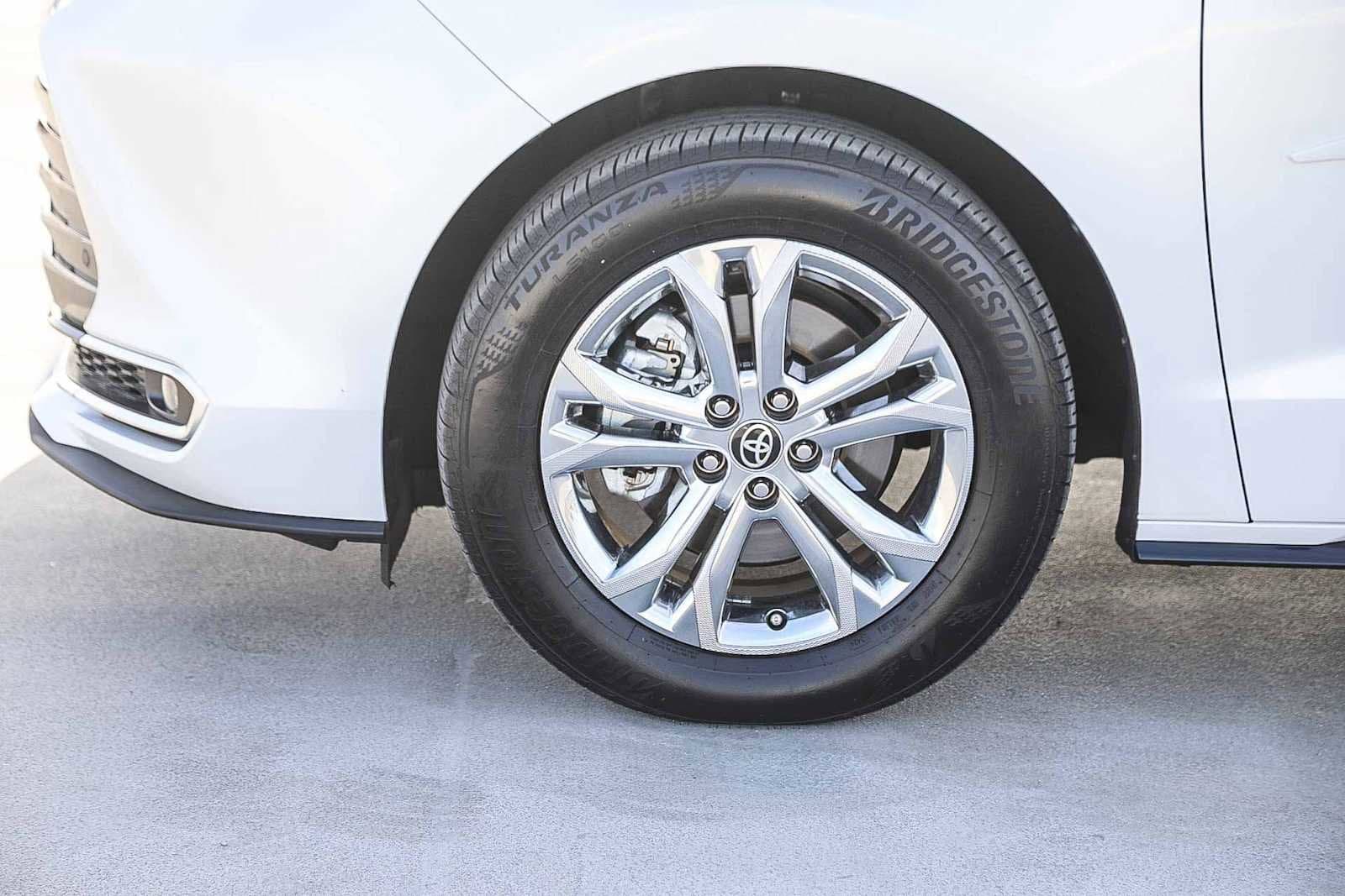 Thumbnail: 2024 Toyota Sienna - 10