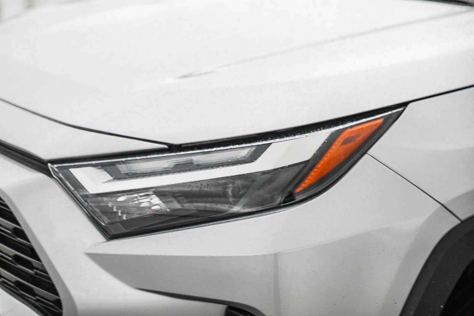 Thumbnail: 2022 Toyota RAV4 - 9