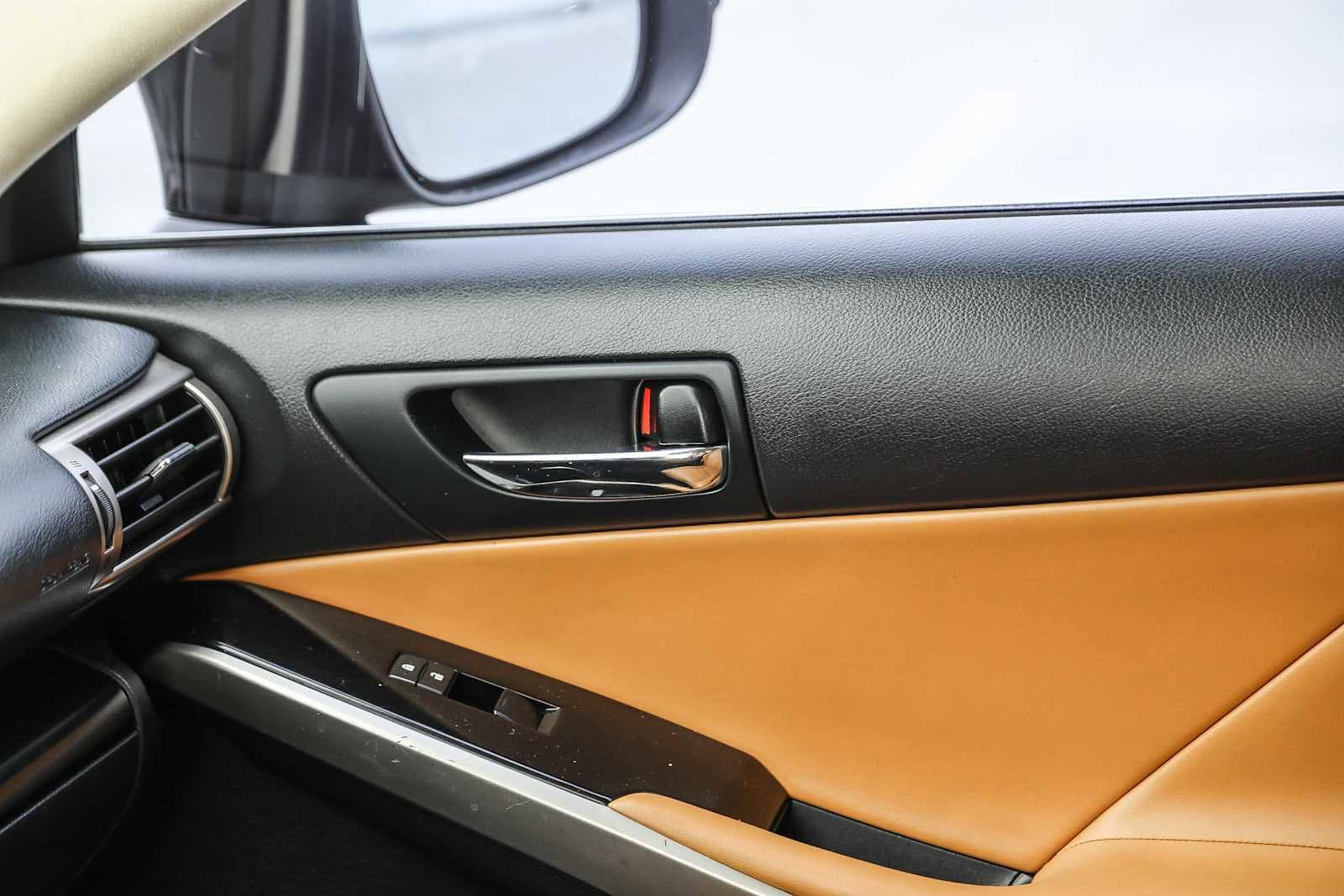 Thumbnail: 2014 Lexus IS - 20
