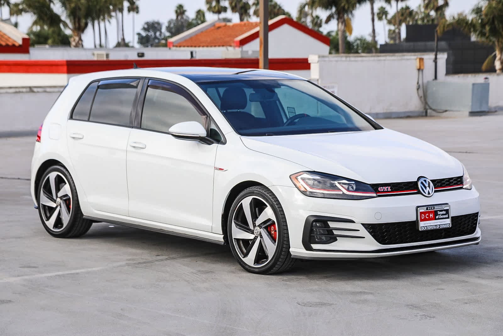 Thumbnail: 2018 Volkswagen Golf - 3