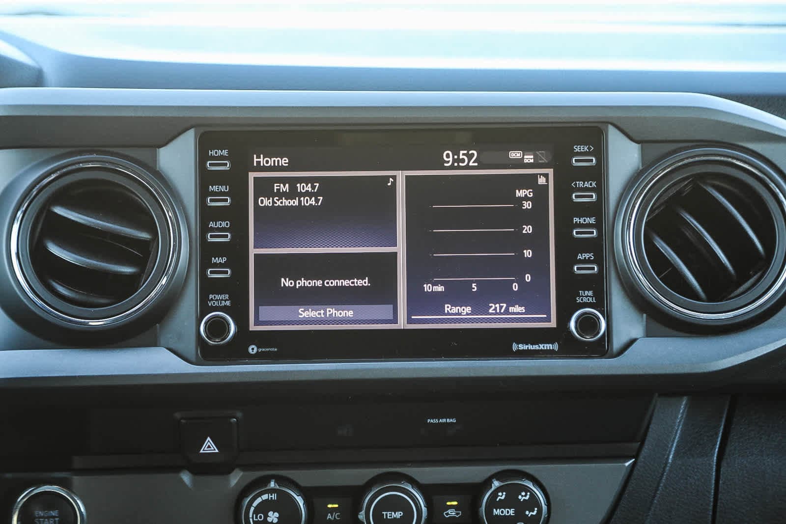 Thumbnail: 2020 Toyota Tacoma - 15