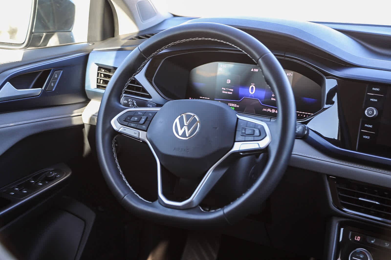 Thumbnail: 2024 Volkswagen Taos - 14
