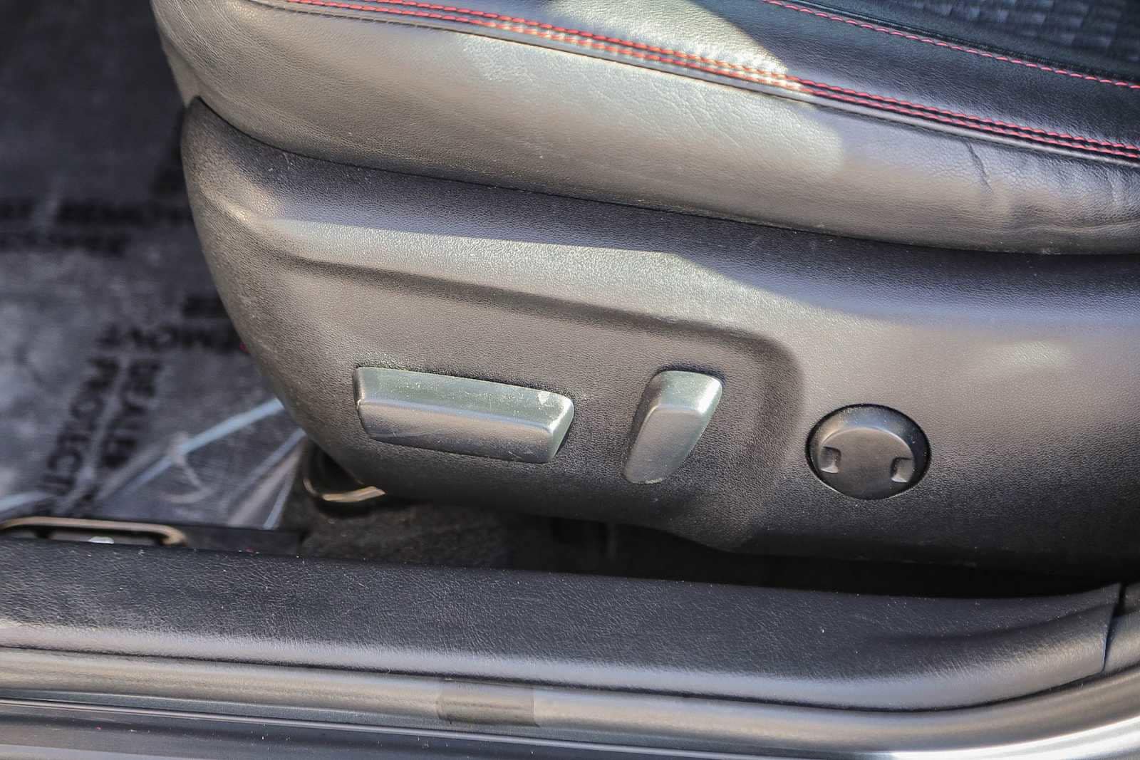 Thumbnail: 2015 Toyota Camry - 19