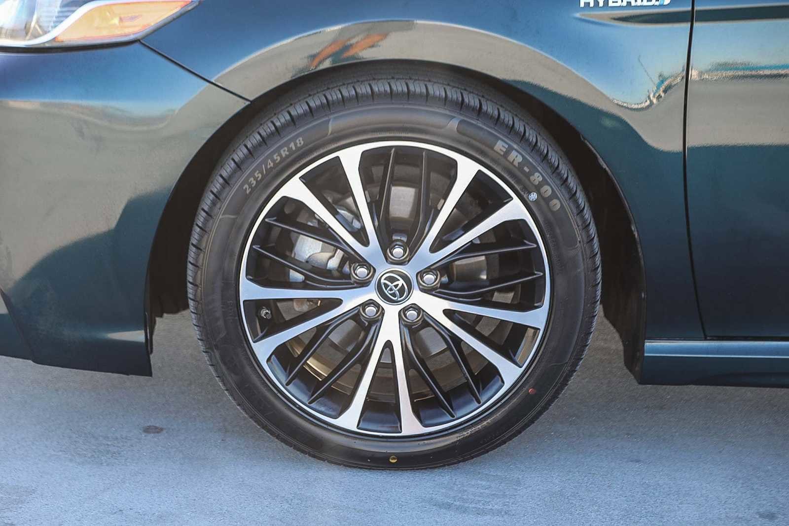 Thumbnail: 2019 Toyota Camry - 9