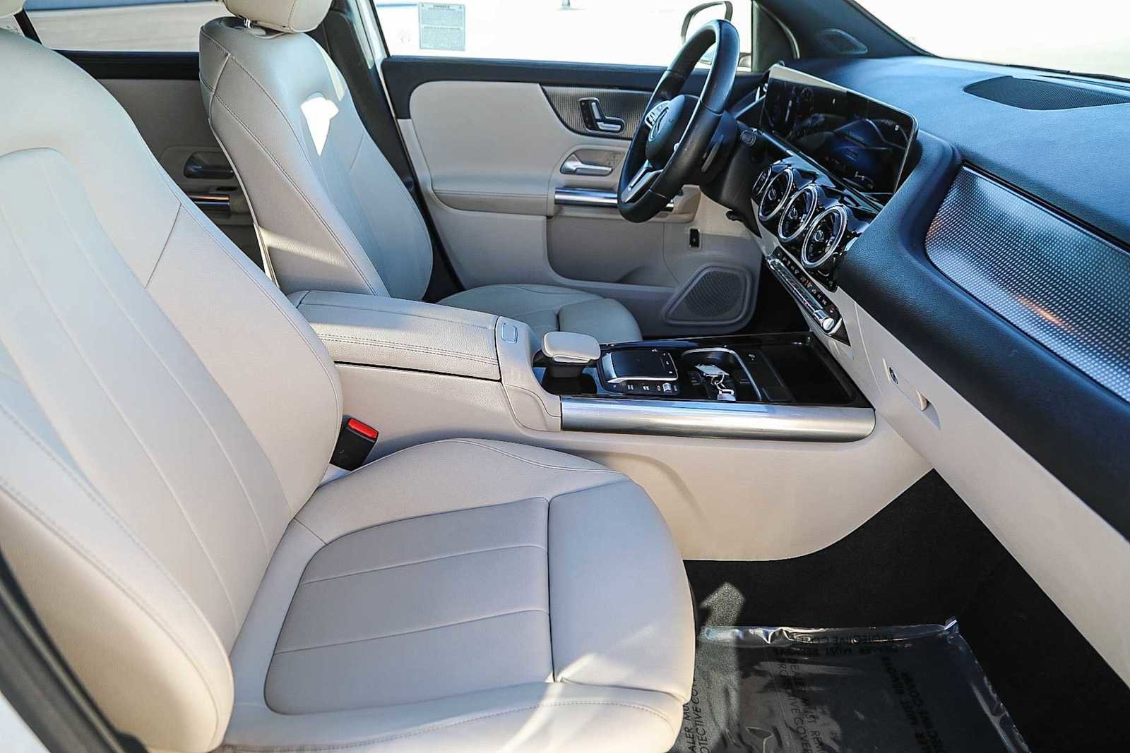 Thumbnail: 2021 Mercedes-Benz GLA - 16