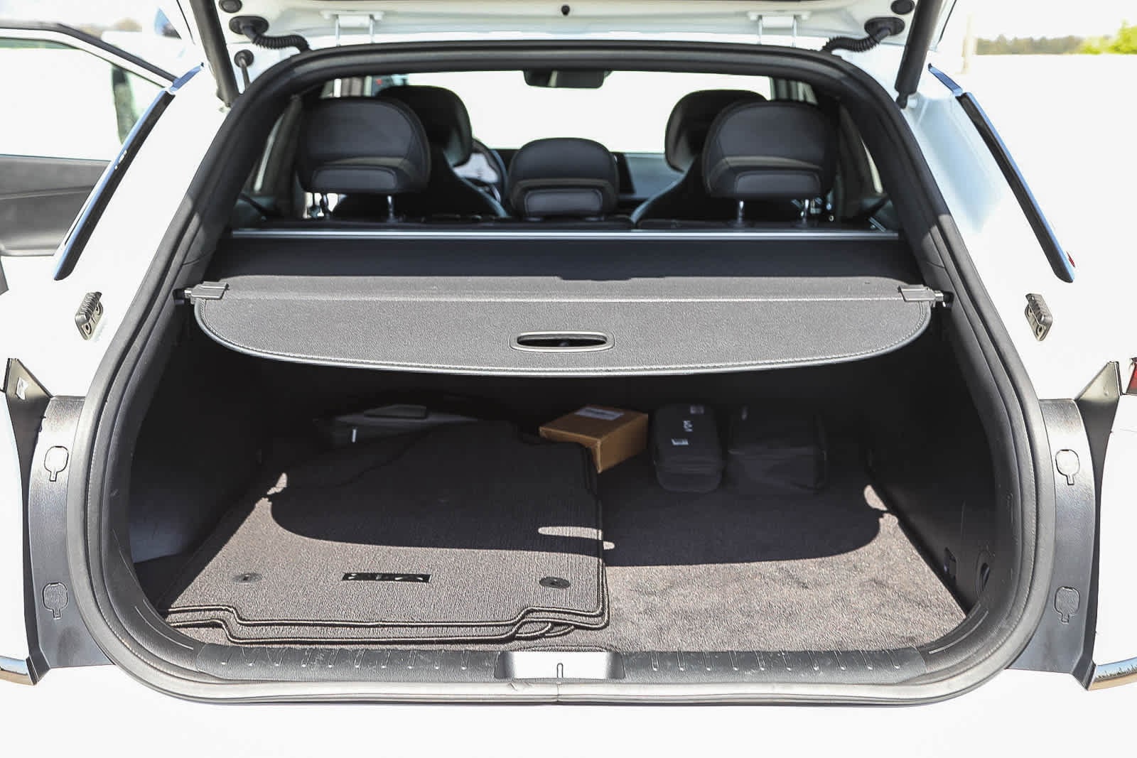 Thumbnail: 2024 Kia EV6 - 25