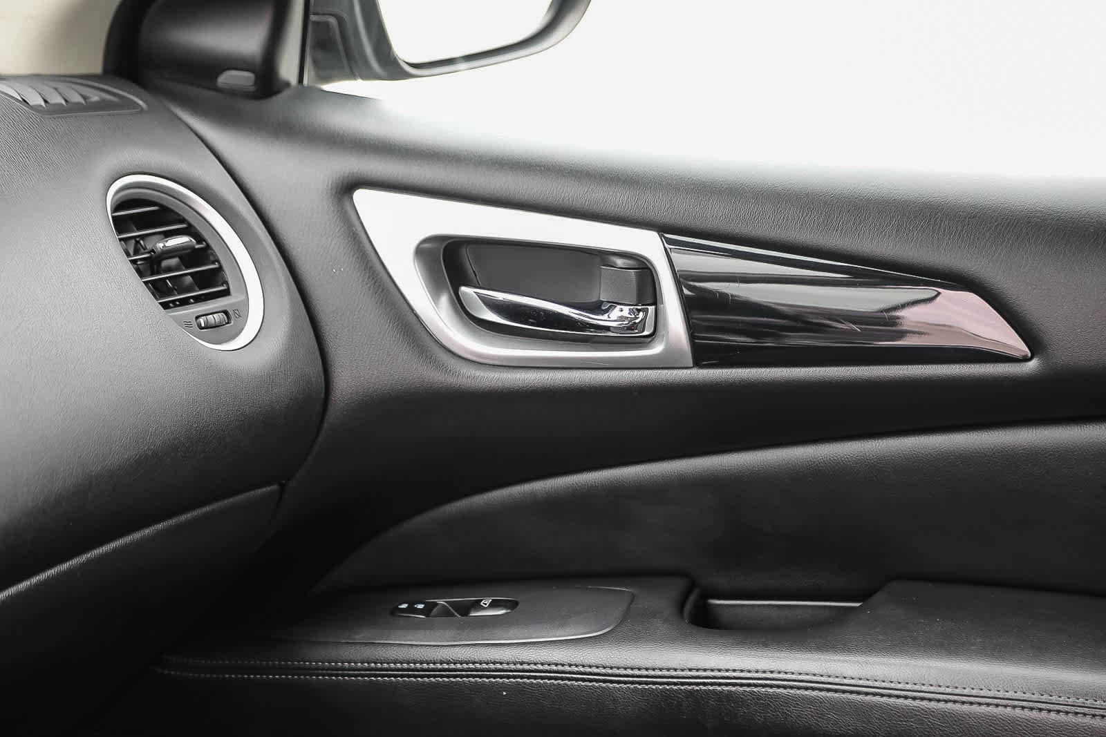 Thumbnail: 2019 Nissan Pathfinder - 21