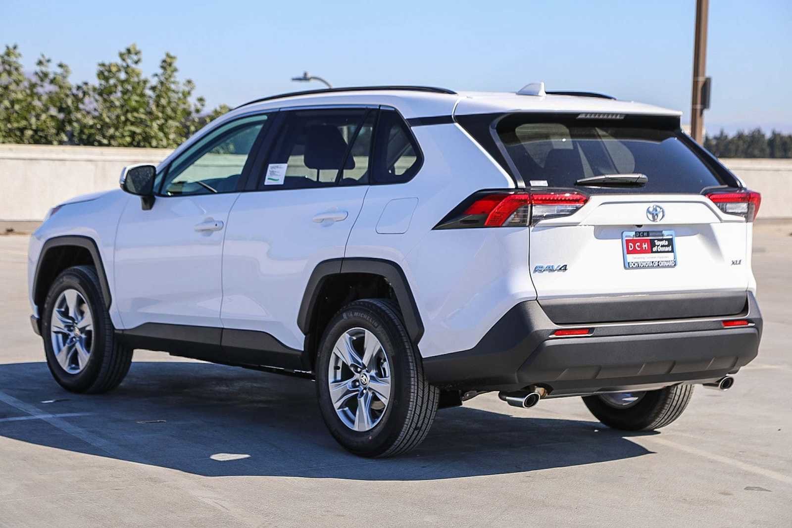 Thumbnail: 2025 Toyota RAV4 - 6