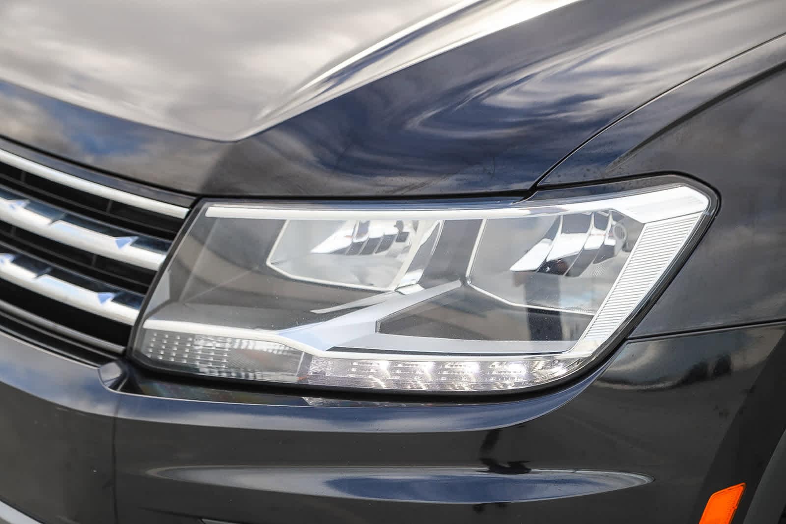 Thumbnail: 2021 Volkswagen Tiguan - 8