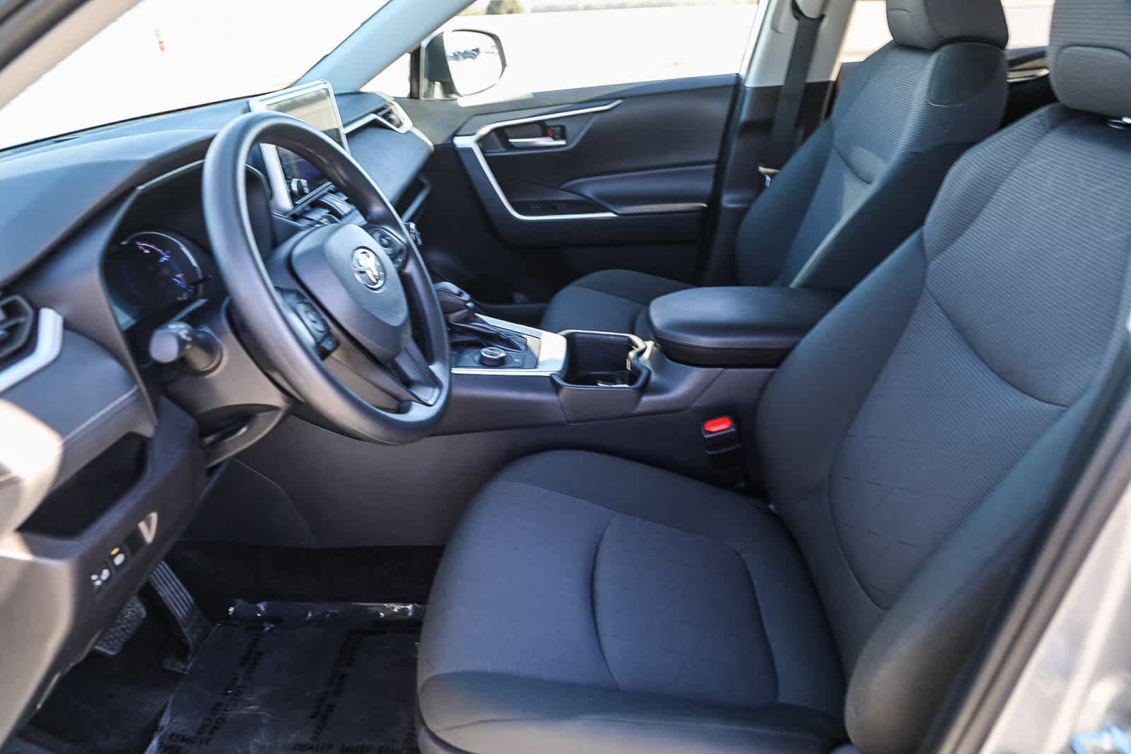 Thumbnail: 2025 Toyota RAV4 - 18