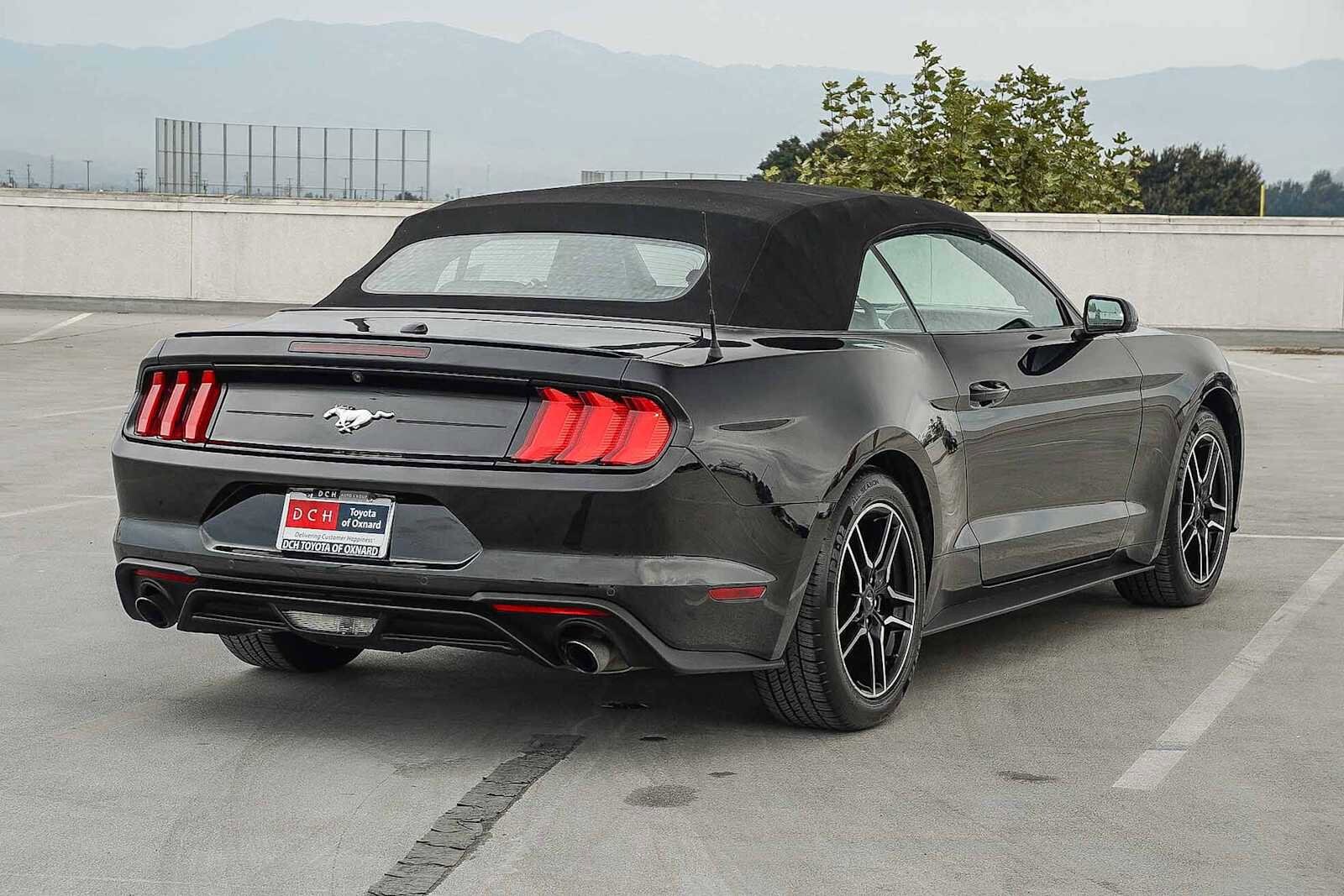 2022 Ford Mustang Convertible photo 4