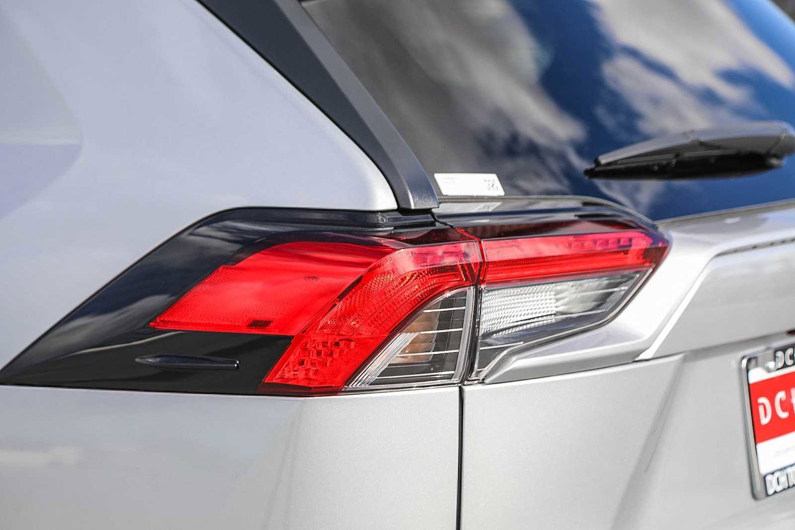 Thumbnail: 2025 Toyota RAV4 - 9